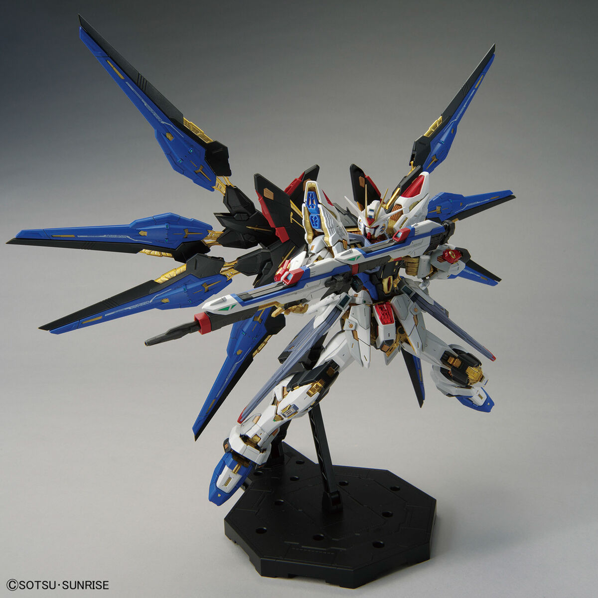 MGEX 1/100 ストライクフリーダムガンダム | GUNDAM Official Website