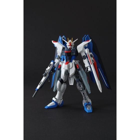 MG 1/100 フリーダムガンダム(プラスクリア外装) | GUNDAM Official