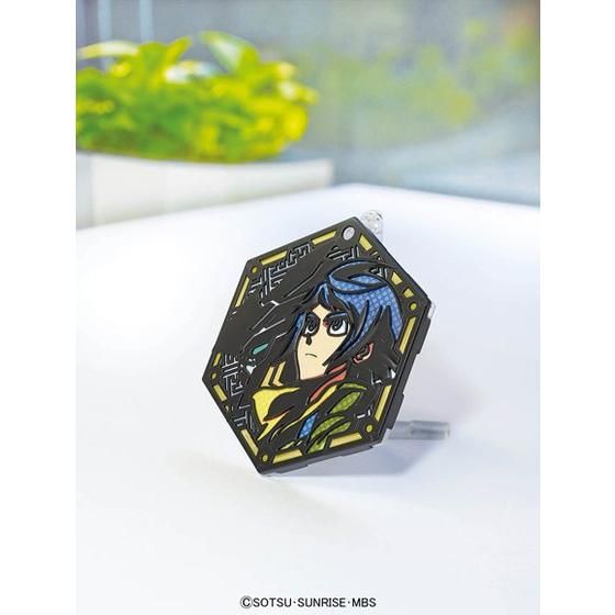 フラーレンと三日月スタンド キャラスタンドプレート 三日月・オーガス | GUNDAM Official Website