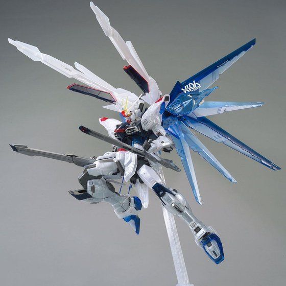MG 1/100 ガンダムベース限定 フリーダムガンダム Ver.2.0 [クリア