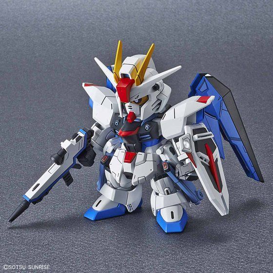 SDガンダム クロスシルエット フリーダムガンダム | GUNDAM Official