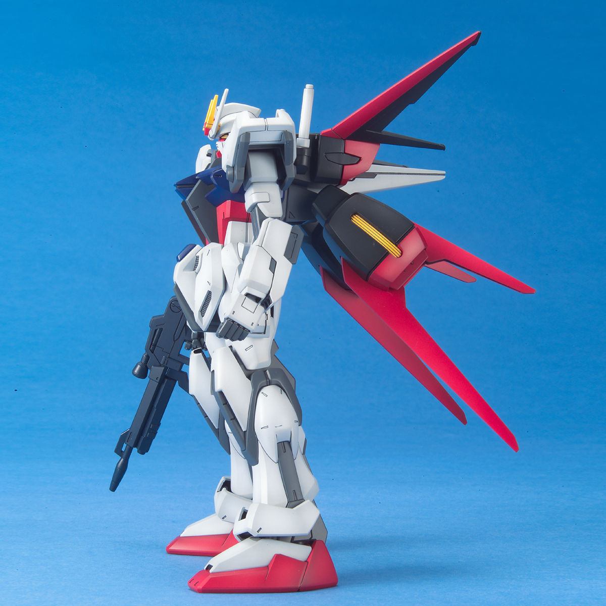 1/100 エールストライクガンダム | GUNDAM Official Website