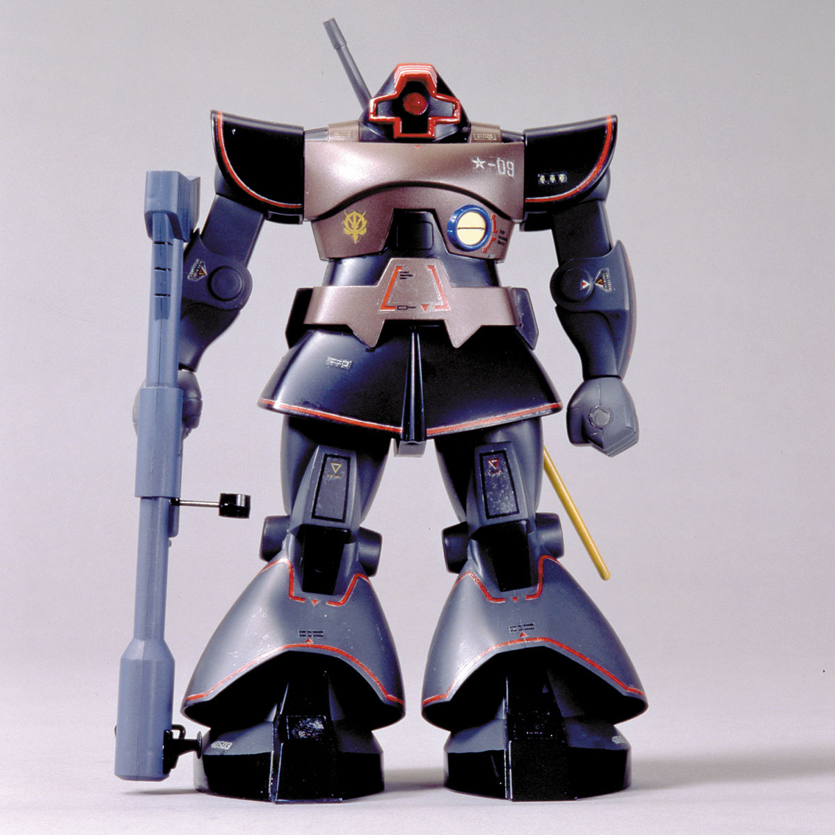 1/100 MS-09 リアルタイプ ドム | GUNDAM Official Website