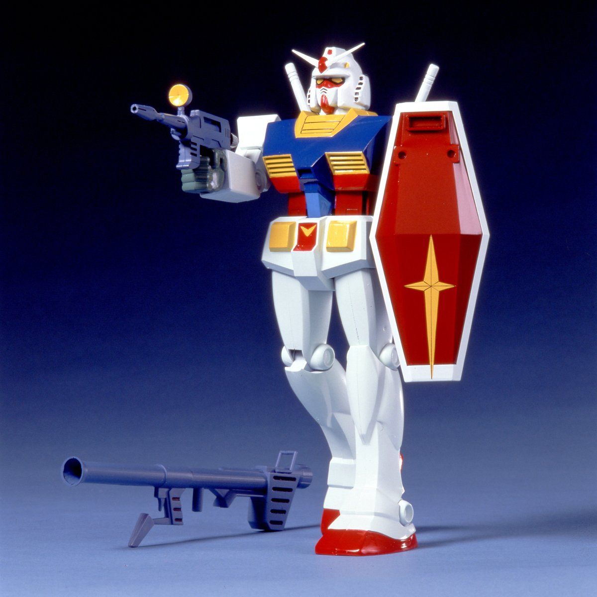 g*o様 1/100機動戦士ガンダムプラモデル完成品 1/100 ガンダム | GUNDAM Official Website