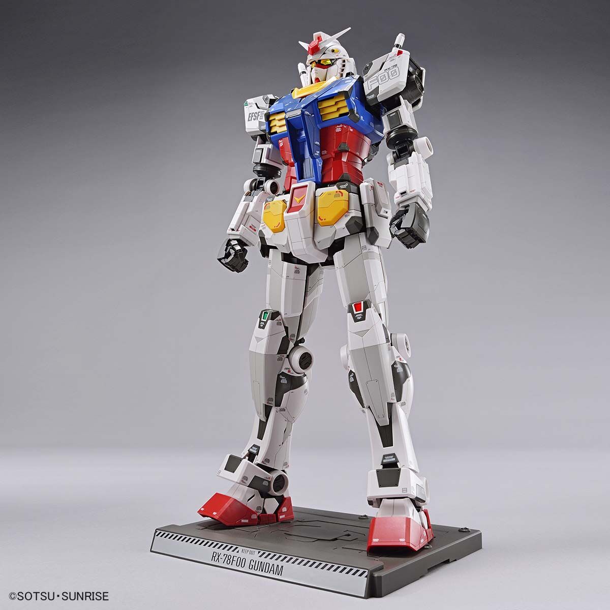 1/48 RX-78F00 ガンダム | GUNDAM Official Website