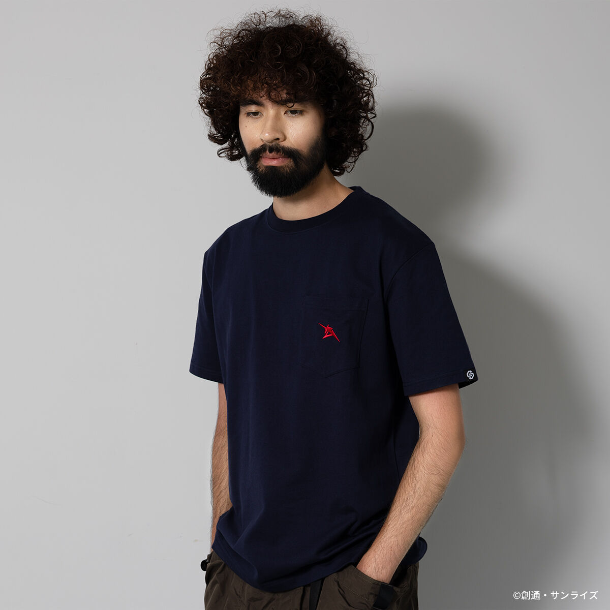 STRICT-G『機動戦士ガンダム 逆襲のシャア』半袖ポケット付きTシャツ