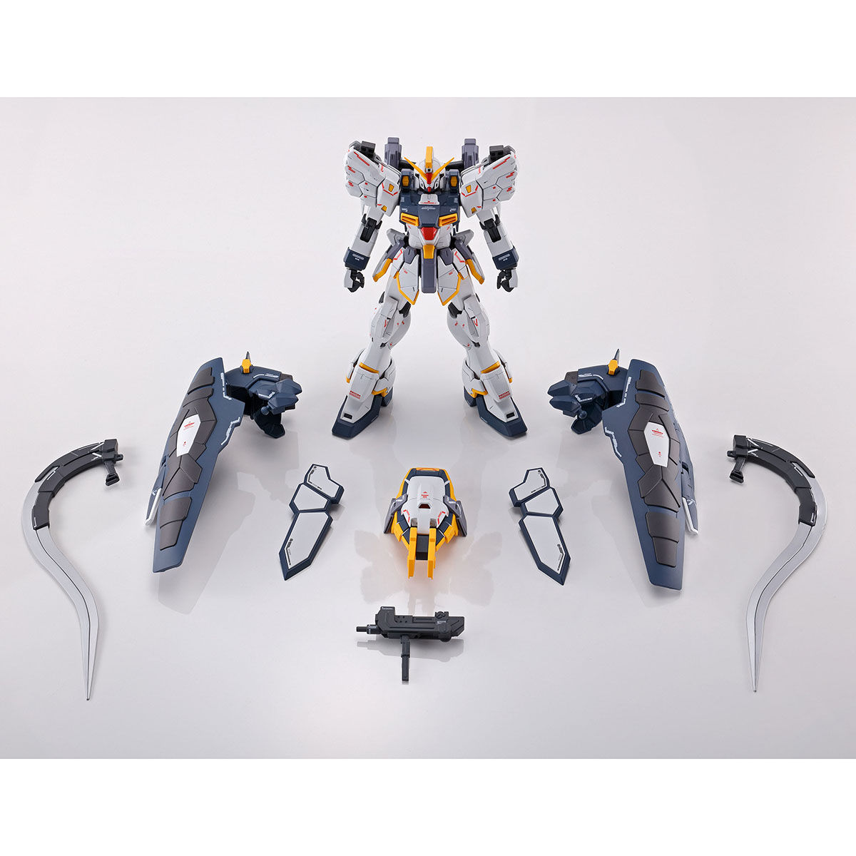 MG 1/100 ガンダムサンドロックEW（アーマディロ装備）【再販