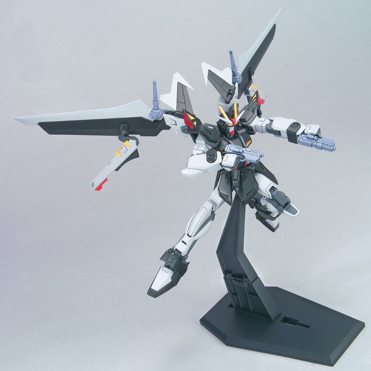 HG 1/144 ストライク　ノワールガンダム　全塗装完成品　SEED バンダイ HG 1/144 ストライクノワールガンダム | GUNDAM Official Website