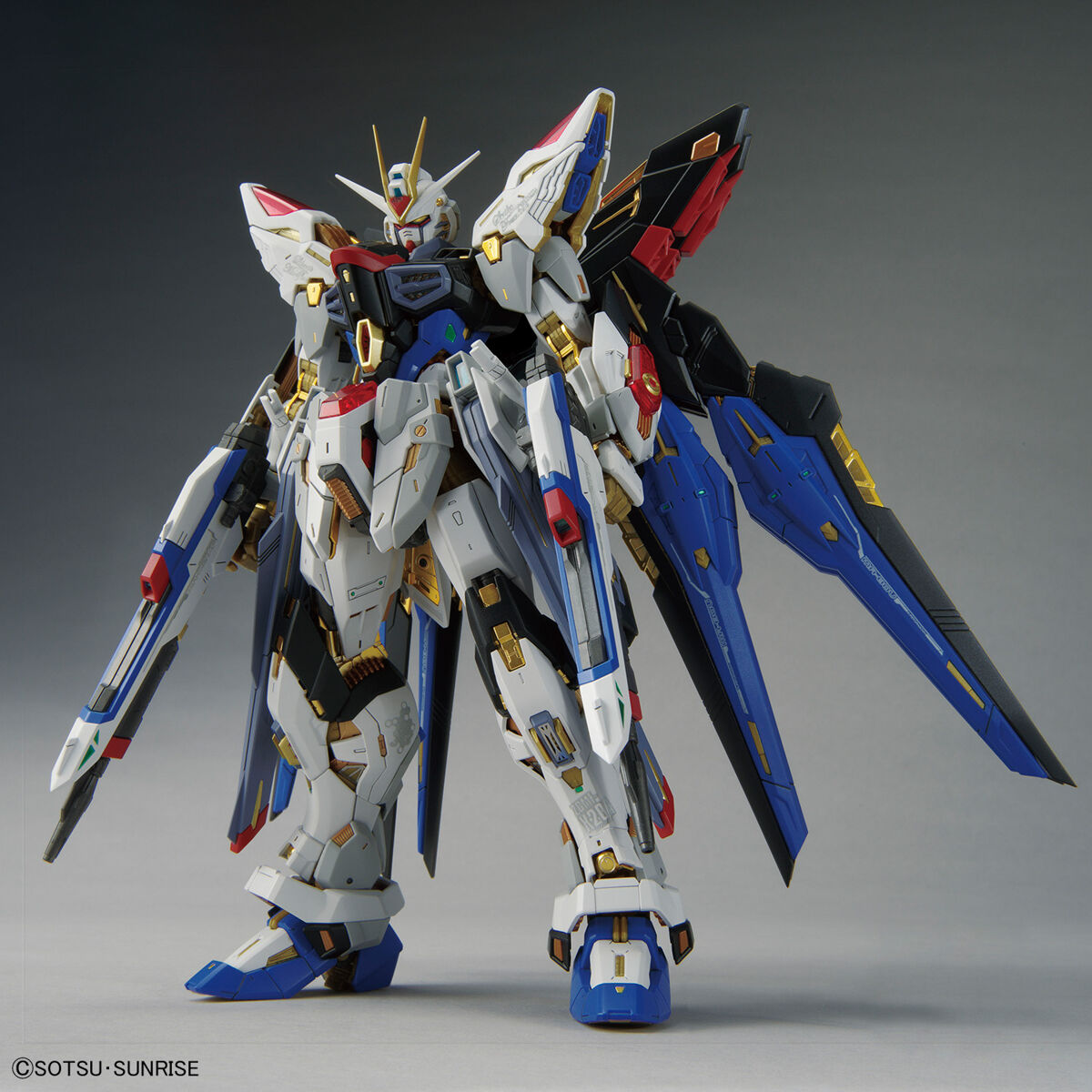 MGEX 1/100 ストライクフリーダムガンダム | GUNDAM Official Website