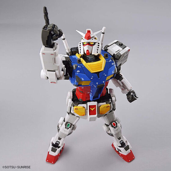 1/48 RX-78F00 ガンダム | GUNDAM Official Website