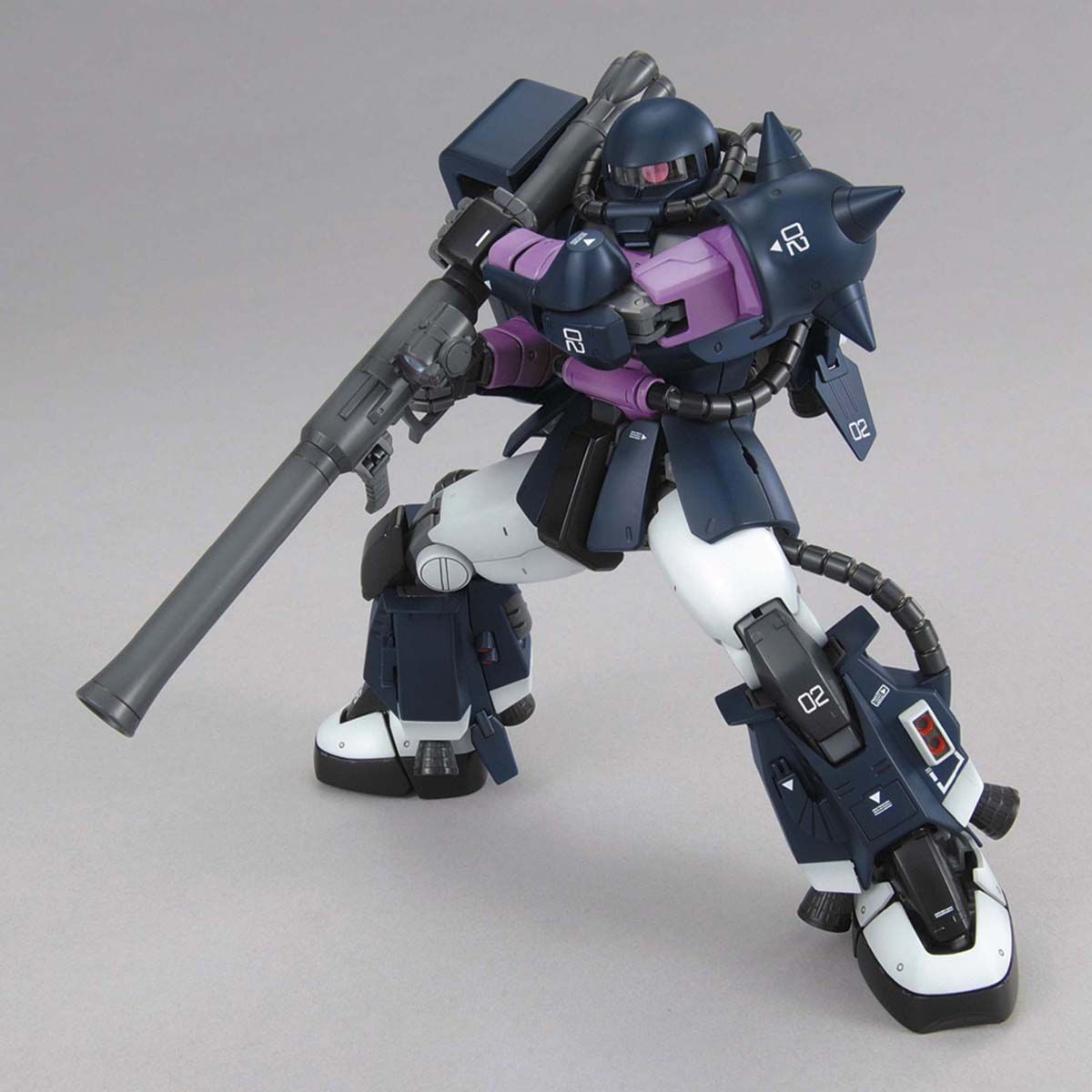 MG 1/100 MS-06R-1A ザクII（黒い三連星） Ver．2．0 | GUNDAM
