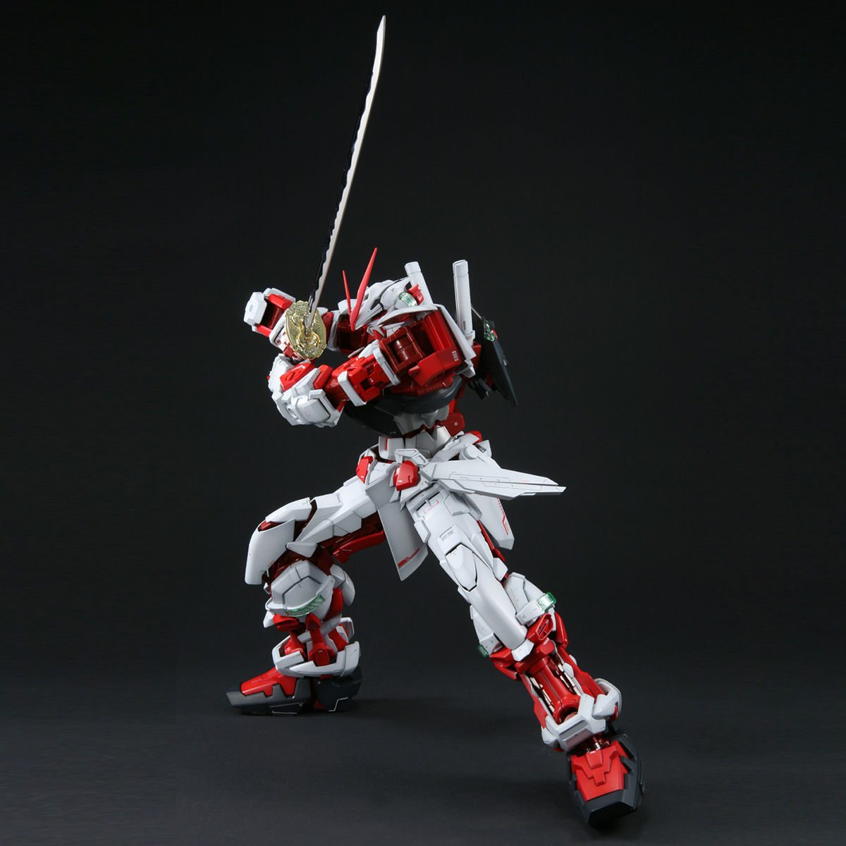 PG 1/60 ガンダムアストレイ レッドフレーム | GUNDAM Official Website