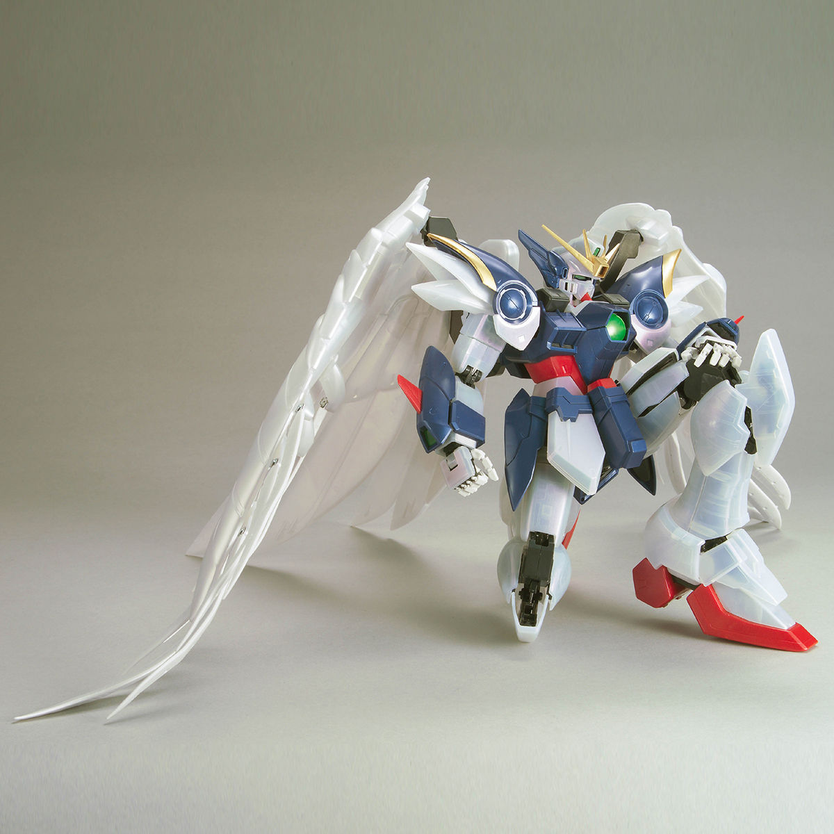 PG W-GUNDAM Zero Custom パールミラーコーティング PG 1/60 ウイングガンダムゼロ（EW版）パールミラーコーティング