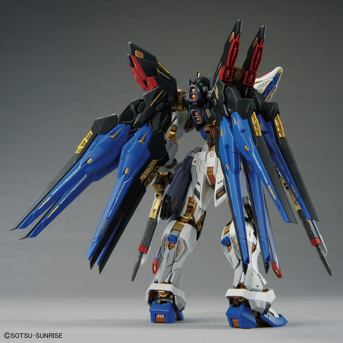 MGEX 1/100 ストライクフリーダムガンダム | GUNDAM Official Website