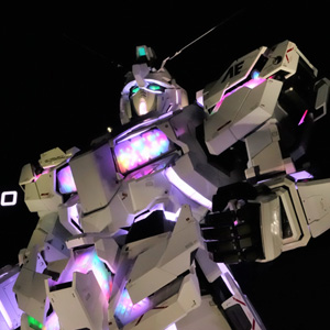 実物大ユニコーンガンダム立像」冬季限定イルミネーション好評開催中