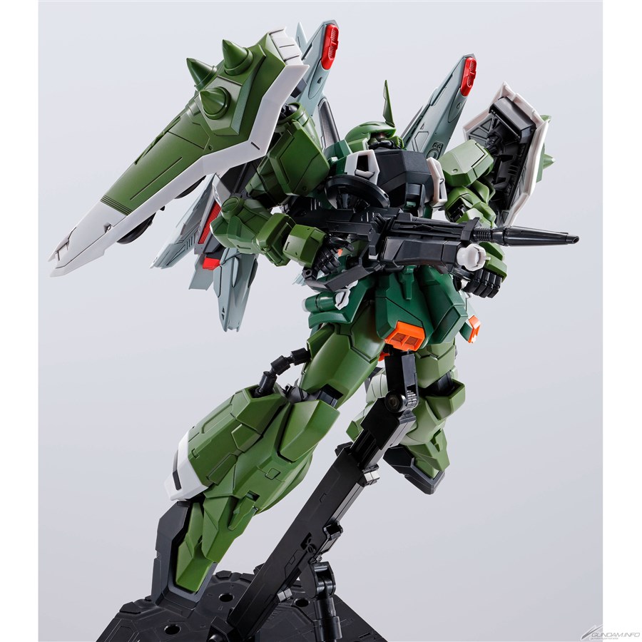 MGブレイズザクファントム、スラッシュザクファントム、ブレイズザクウォーリア MG ブレイズザクファントム／ブレイズザクウォーリア」本日13時より