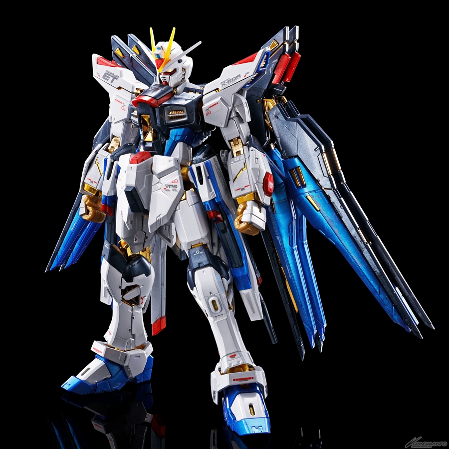 RG ストライクフリーダムガンダム［チタニウムフィニッシュ］」本日
