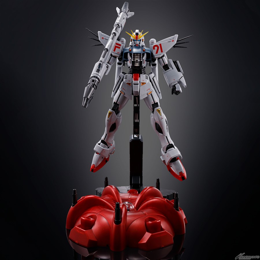 MG ガンダムF91 Ver.2.0［チタニウムフィニッシュ］」＆「RE/100