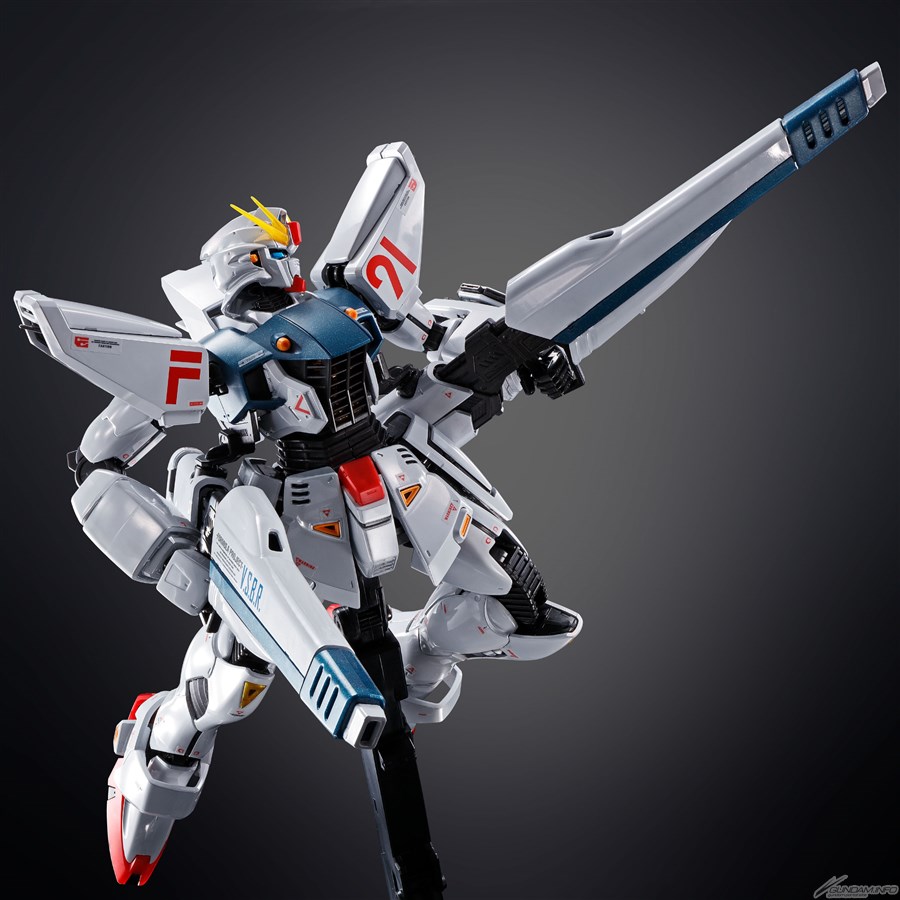 MG ガンダムF91 Ver.2.0［チタニウムフィニッシュ］」＆「RE/100