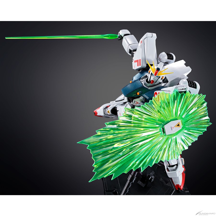 MG ガンダムF91 Ver.2.0［チタニウムフィニッシュ］」＆「RE/100