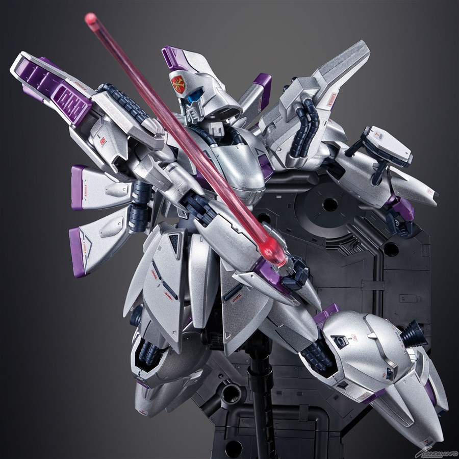 MG ガンダムF91 Ver.2.0［チタニウムフィニッシュ］」＆「RE/100