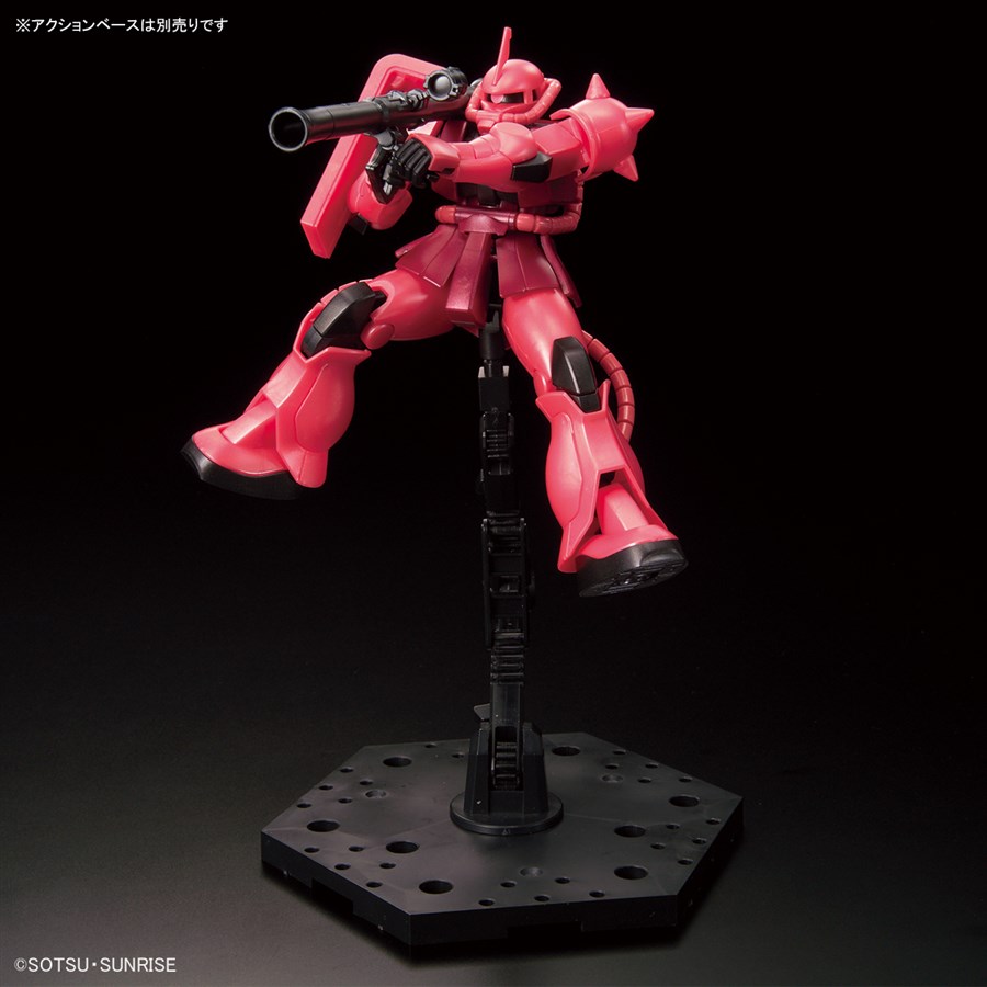 ガンダムベースにて「HG シャア専用ザクII［メタリック］」や「RG ν