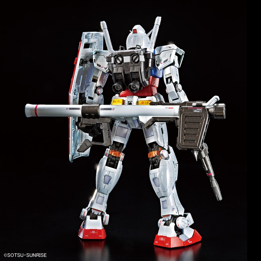 ガンダムベースにて「MG ガンダム Ver.3.0［チタニウムフィニッシュ