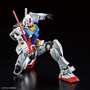 ガンダムベースにて「MG ガンダム Ver.3.0［チタニウムフィニッシュ