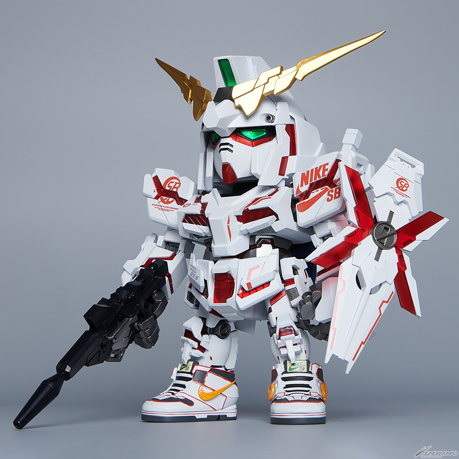 Nike SBとユニコーンガンダムがコラボ！海外限定フィギュア「QMSV