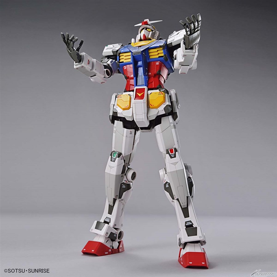 The GUNDAM FACTORY YOKOHAMA 1/48 RX-78F00 Gundam Goes on Sale