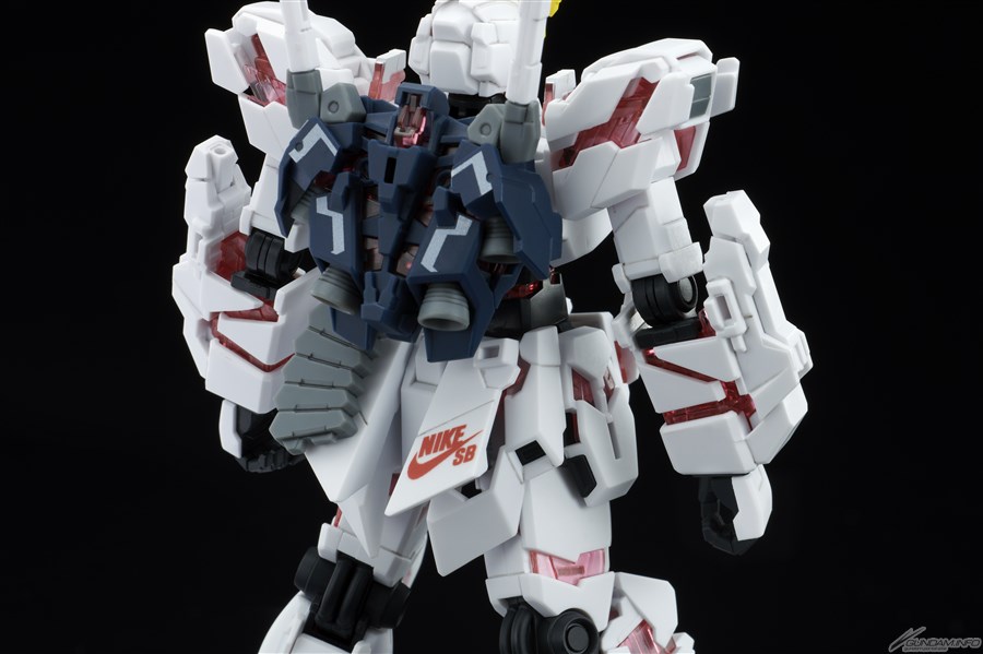 HG「ユニコーンガンダム」＆「バンシィ」（デストロイモード）Ver.NIKE