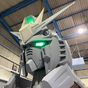 ららぽーと福岡に建設中の実物大νガンダム立像「RX-93ffνガンダム ららぽーと福岡に建設中の実物大νガンダム立像「RX-93ffνガンダム