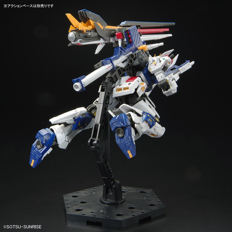 実物大νガンダム立像のガンプラ「RG RX-93ff νガンダム」ガンダム