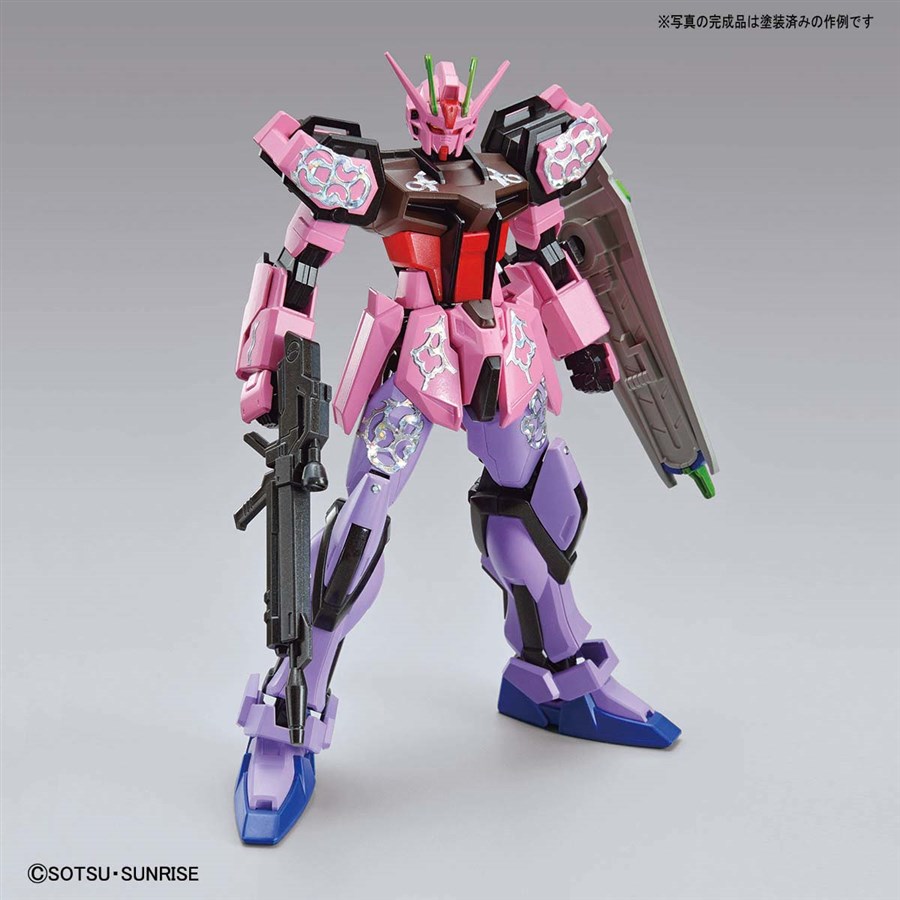 EG ストライクガンダム塗装完成品　アクションベース付き EG ガンダムベース限定 ストライクガンダム［ペインティング モデル