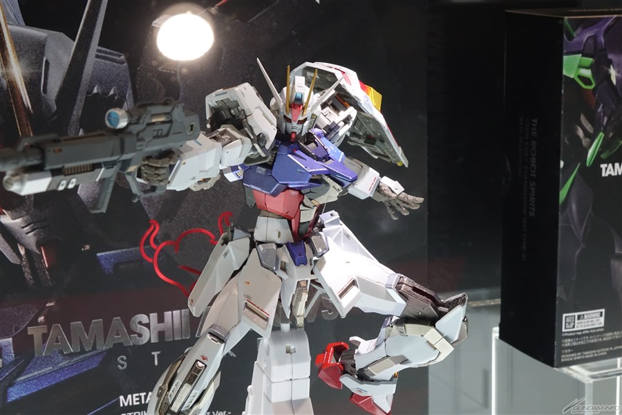TNST Limited Edition METAL BUILD Strike Gundam -Heliopolis Rollout