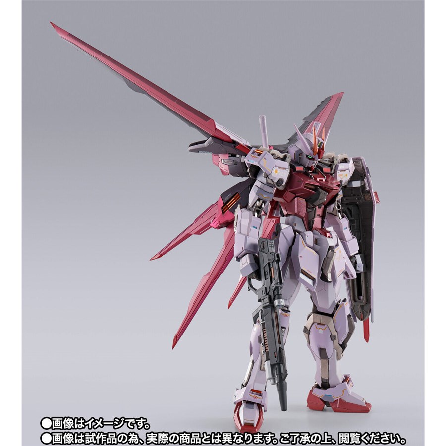 新規彩色の「エールストライカー」とともに登場！「METAL BUILD