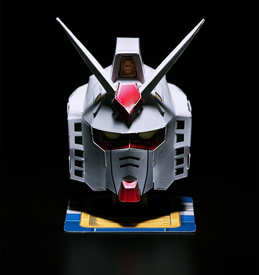 巻頭カラー＆豪華特集「機動戦士ガンダム サンダーボルト」10周年