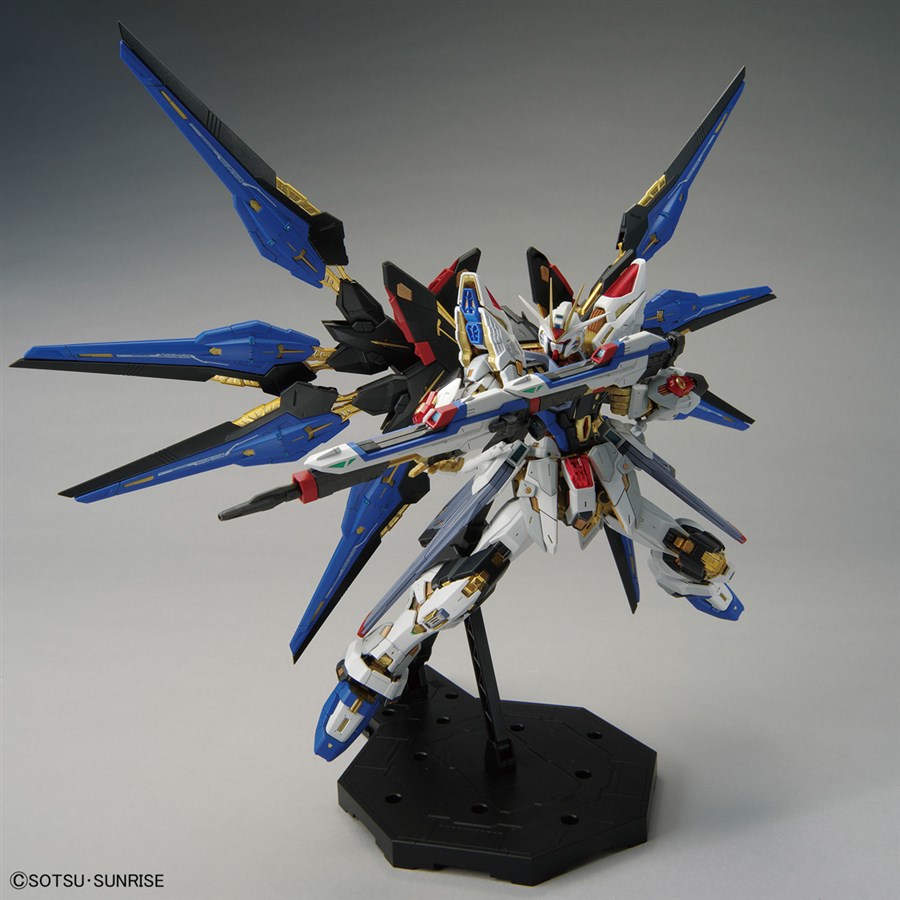 ガンプラ史上最高峰の“金属表現”を実現！「MGEX 1/100 ストライク