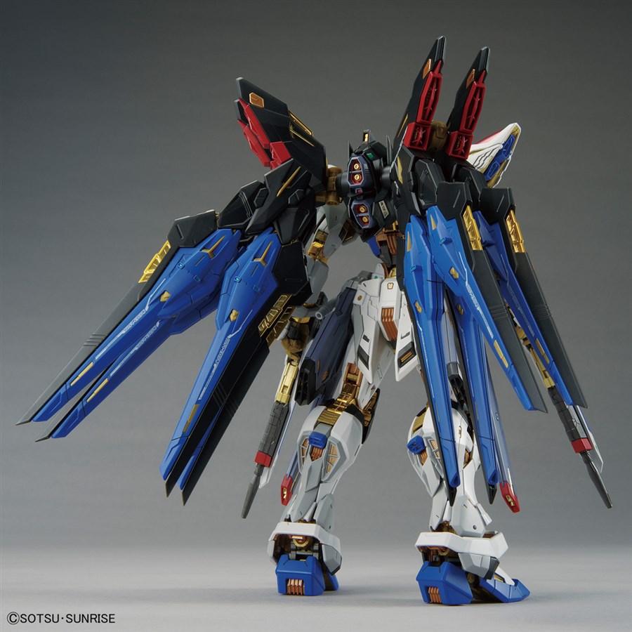 ガンプラ史上最高峰の“金属表現”を実現！「MGEX 1/100 ストライク