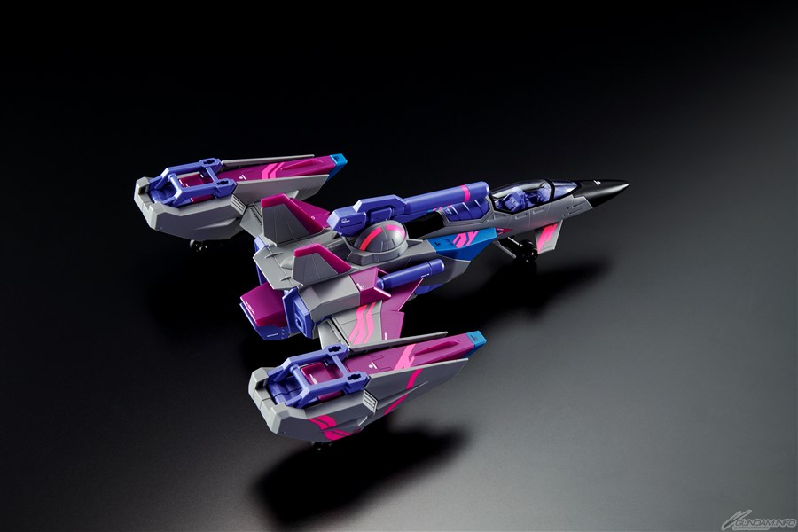 中国にて「MG エクリプスガンダム＋マニューバストライカー［サイバラ