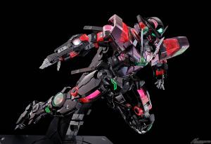 中国にて「MG エクリプスガンダム＋マニューバストライカー［サイバラ