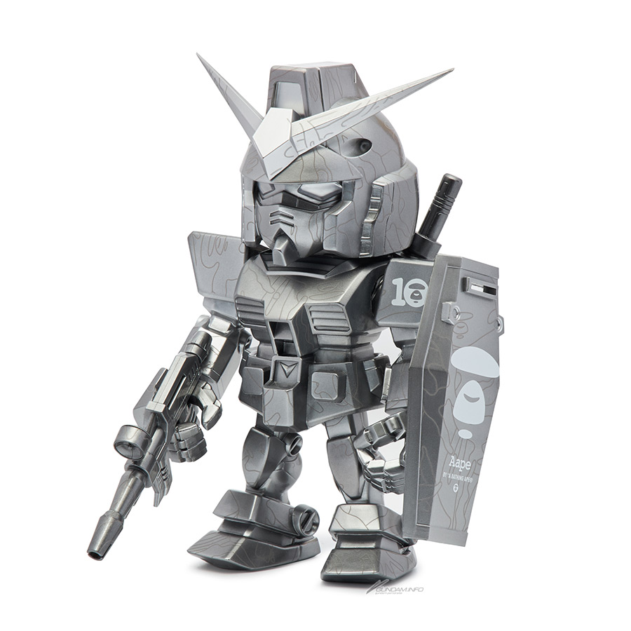 AAPE BY A BATHING APE®コラボ！フィギュア「QMSV RX-78-2 GUNDA Ver