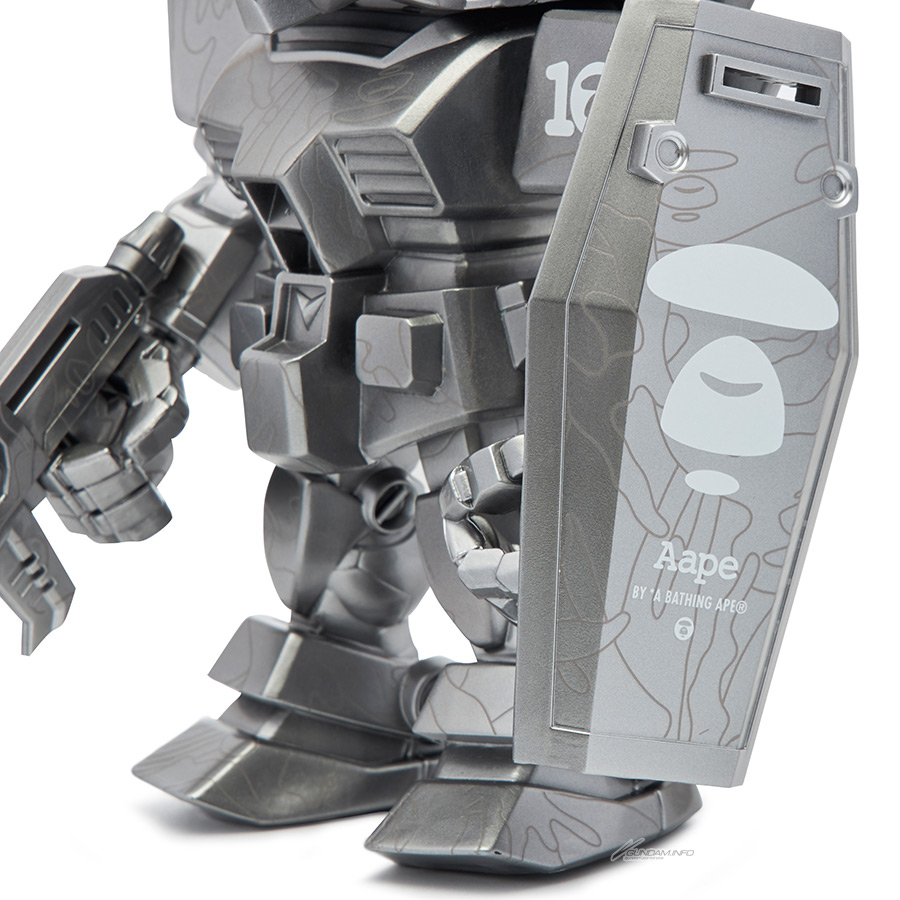 AAPE BY A BATHING APE®コラボ！フィギュア「QMSV RX-78-2 GUNDA Ver
