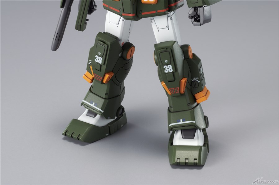 全身に及ぶ各種武装と装甲パーツ類を新規造形で再現！「HG フル