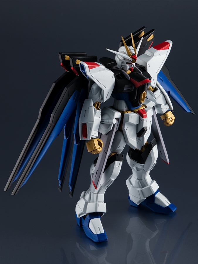 GUNDAM UNIVERSE」ストライクフリーダム、ダブルオークアンタ