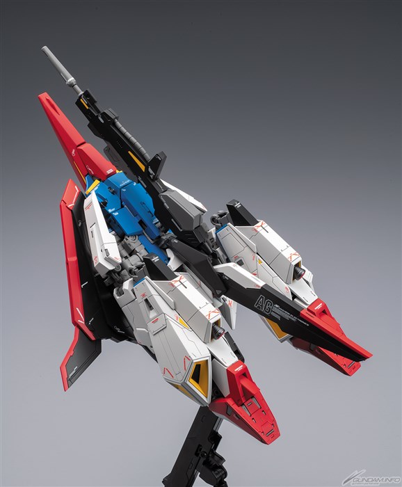 巻頭特集は「続・MG ゼータガンダム Ver.Ka 完全読本」！「月刊モデル