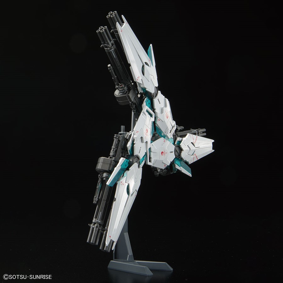 The RG Unicorn Gundam (Final Battle Ver.) [Special Coating] and HG