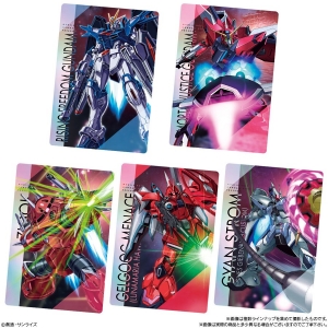 ガンダム　ウエハース　宇宙世紀BOX カード81種類+1枚+追加カード81種類 ガンプラのパッケージアートをプラスチックカードにしたカード付き