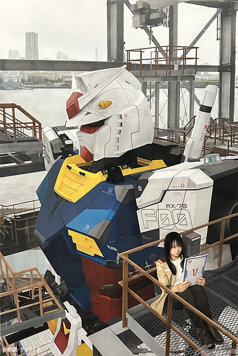 動くガンダム”を写実絵画で表現！石黒賢一郎《Under maintenance 》を