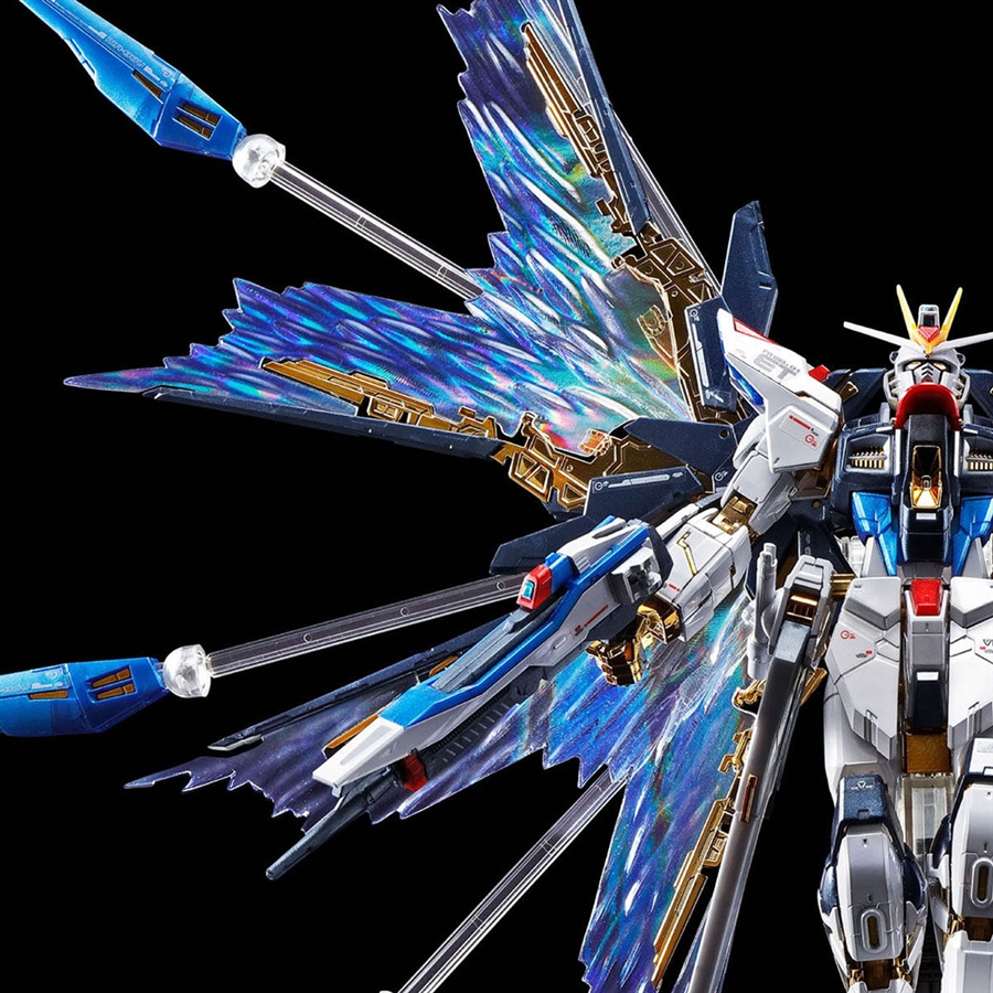 RG ストライクフリーダムガンダム［チタニウムフィニッシュ］」ほか